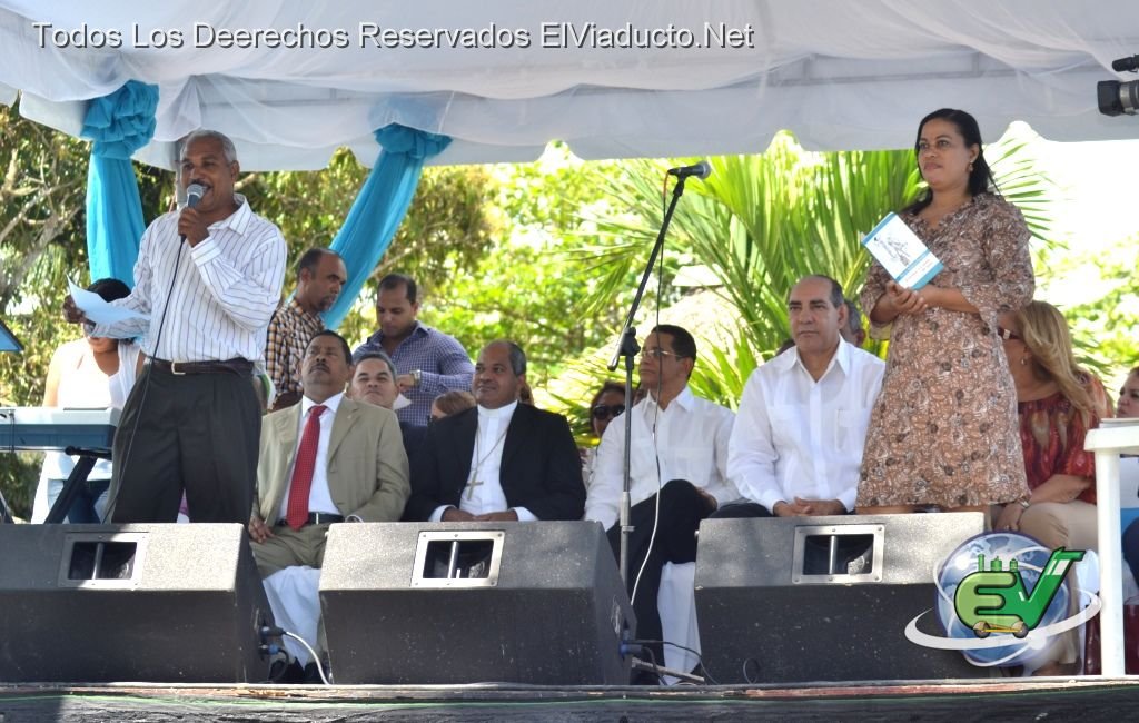 Recitan poesias coriadas en Honor a Gaspar Hernández